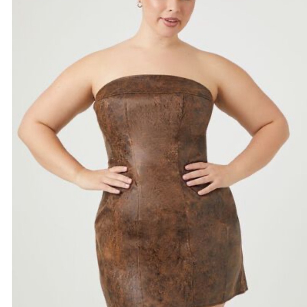 NWT FOREVER 21 Plus Size Faux Leather Tube Mini Dress - Picture 3 of 4